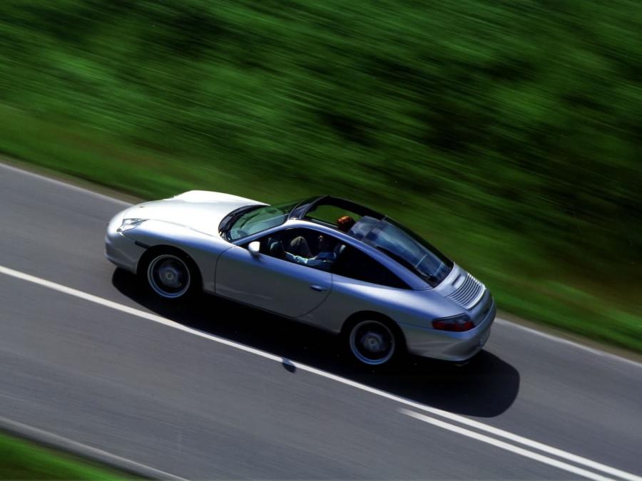  Porsche 911 Targa 2001 года  (фото 45 из 50)